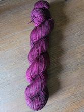 Load image into Gallery viewer, Woolen Berry