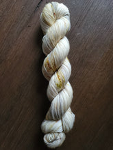 Load image into Gallery viewer, Lanterns in the Snow