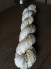 Load image into Gallery viewer, Lanterns in the Snow