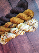 Load image into Gallery viewer, A Woolen Cafe fade