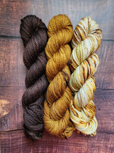 Load image into Gallery viewer, A Woolen Cafe fade