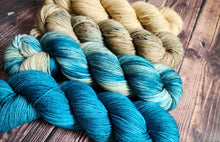 Load image into Gallery viewer, Serene Summer 4 skein kit