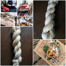 Load image into Gallery viewer, Lanterns in the Snow