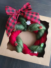 Load image into Gallery viewer, Holiday Yarn Wreath knit gift set