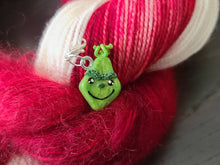 Load image into Gallery viewer, Holiday Yarn Wreath knit gift set