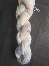 Load image into Gallery viewer, Earl Grey Roses