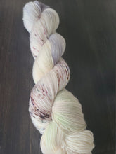 Load image into Gallery viewer, Earl Grey Roses