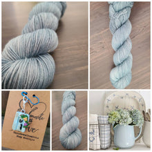 Load image into Gallery viewer, Country Cottage