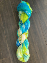 Load image into Gallery viewer, Firefly 3 skein kit
