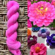 Load image into Gallery viewer, Burlesca Dahlia