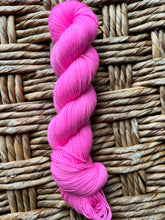 Load image into Gallery viewer, Burlesca Dahlia