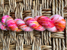 Load image into Gallery viewer, Darling Dahlia