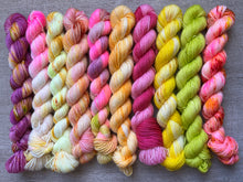 Load image into Gallery viewer, Darling Dahlia Bouquet minis