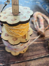 Load image into Gallery viewer, Bramble &amp; Buttoncap Wool Wanderer
