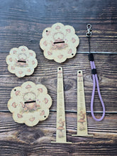 Load image into Gallery viewer, Bramble &amp; Buttoncap Wool Wanderer
