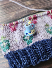 Load image into Gallery viewer, Summit Bloom Colorwork Box
