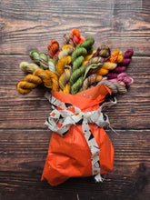 Load image into Gallery viewer, October in Bloom BOOquet
