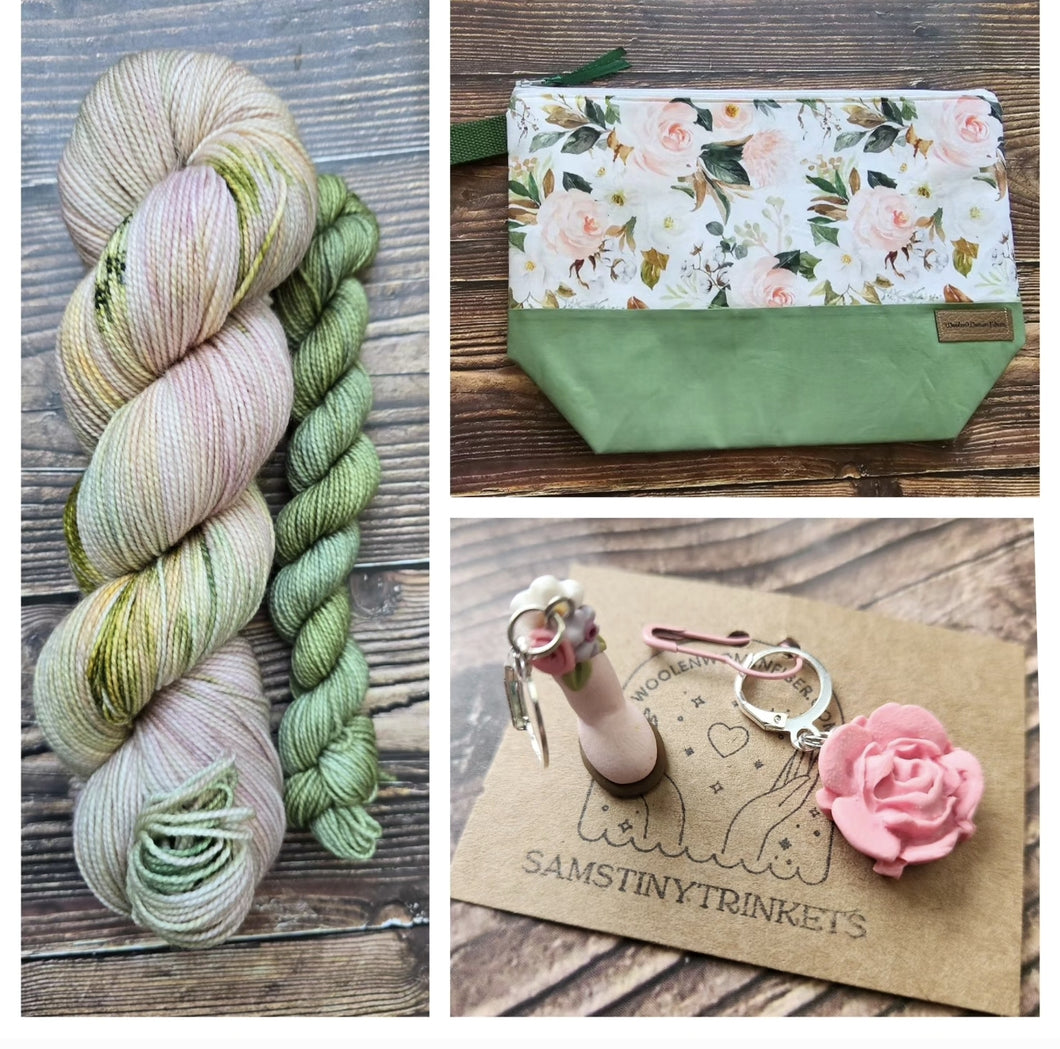 Magnolia Sock Set