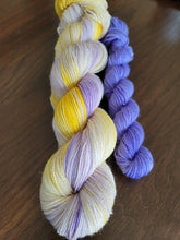 Load image into Gallery viewer, Sweet as honey 3 skein fade/sock set
